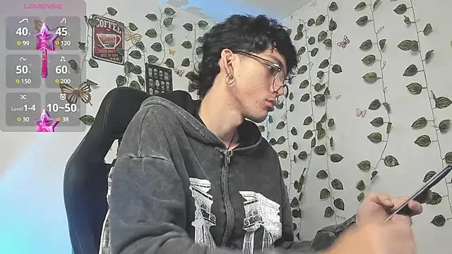 Snapshot of skinny_dann chatting on March 16, 2025, 3:04 am skinny dann online show from March 16, 2025, 3:04 am