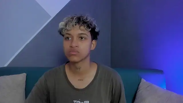 Snapshot of Dominick_jones chatting on February 28, 2025, 4:42 pm Dominick jones online show from February 28, 2025, 4:42 pm