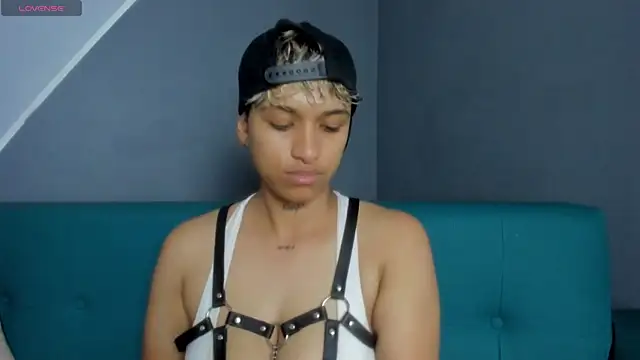 Snapshot of Dominick_jones chatting on March 10, 2025, 9:51 pm Dominick jones online show from March 10, 2025, 9:51 pm