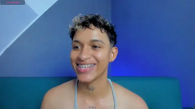 Snapshot of Dominick_jones chatting on March 17, 2025, 9:13 pm Dominick jones online show from March 17, 2025, 9:13 pm