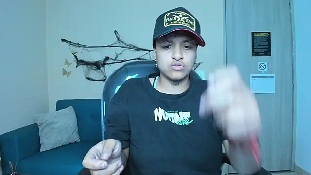 Snapshot of Dominick_jones chatting on October 28, 2025, 5:33 am Dominick jones online show from October 28, 2025, 5:33 am