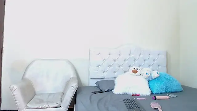 Snapshot of Mariana_16_ chatting on January 14, 2025, 11:27 pm Mariana 16 online show from January 14, 2025, 11:27 pm