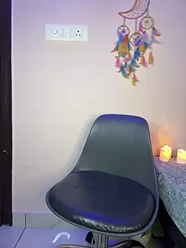 honeyboobies7249 online show from February 23, 2026, 7:33 pm