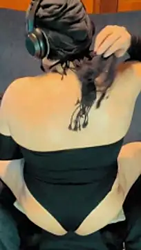 NikkelSofia online show from April 23, 2026, 5:52 am