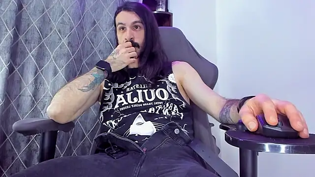 Snapshot of AxelColton chatting on February 17, 2026, 6:14 pm AxelColton online show from February 17, 2026, 6:14 pm