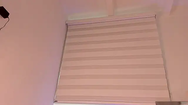 Alissonroses online show from February 1, 2026, 7:34 pm