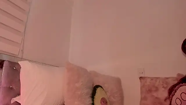 Snapshot of Alissonroses chatting on July 24, 2026, 5:11 pm Alissonroses online show from July 24, 2026, 5:11 pm