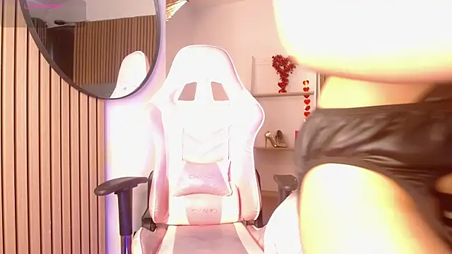 Sienna Blake  online show from October 1, 2025, 7:20 pm