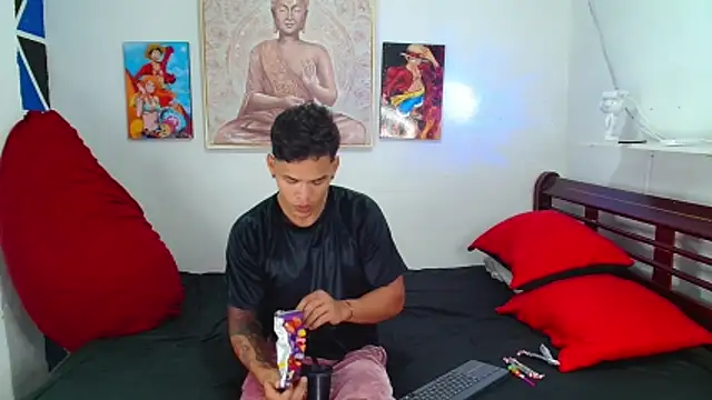 Snapshot of Andres_Santos777 chatting on December 23, 2024, 5:17 am Andres Santos777 online show from December 23, 2024, 5:17 am