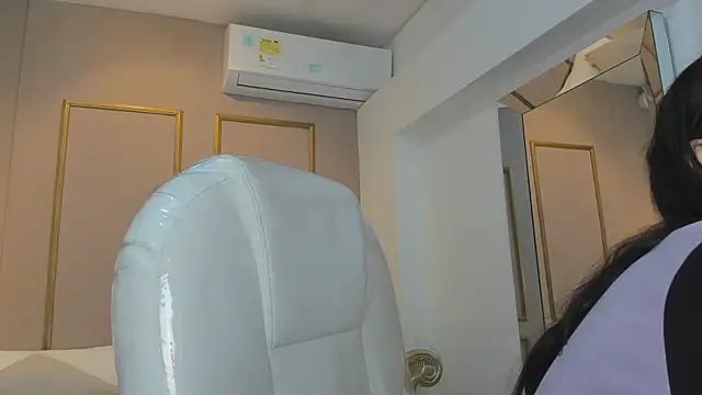 PerlaPreciosa online show from February 6, 2026, 4:06 am