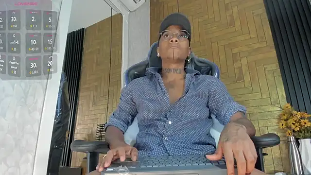 Snapshot of JhonyMiller_ chatting on January 16, 2025, 8:25 pm JhonyMiller online show from January 16, 2025, 8:25 pm