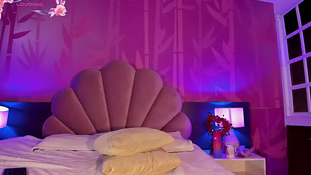 loladupont online show from February 15, 2025, 2:44 pm