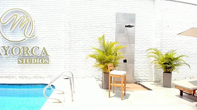 loladupont online show from March 15, 2025, 5:48 pm