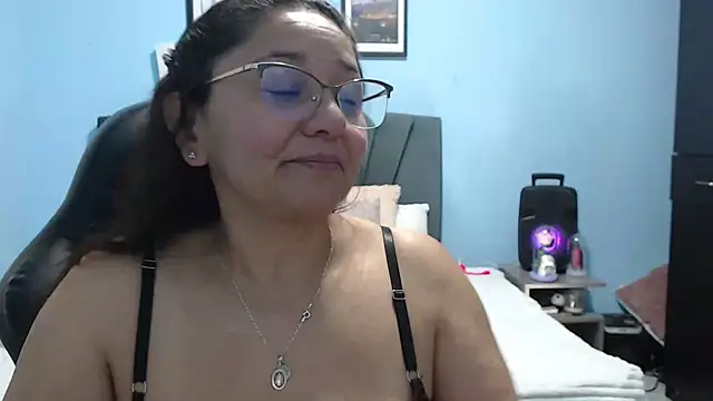 Snapshot of AngelRouss chatting on May 12, 2026, 2:52 am AngelRouss online show from May 12, 2026, 2:52 am