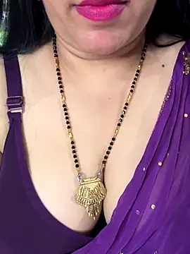 FlatVincy4 online show from November 7, 2025, 4:07 pm