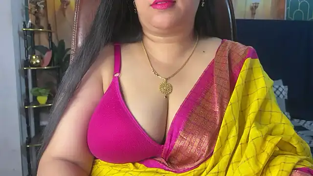 FlatVincy4 online show from April 14, 2026, 4:18 am