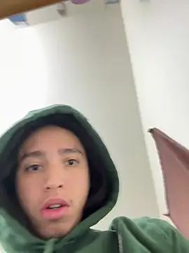 qbaby96 online show from January 3, 2025, 2:51 pm