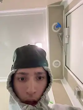 qbaby96 online show from March 4, 2025, 10:13 am