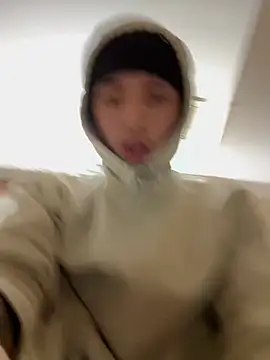 qbaby96 online show from March 7, 2025, 8:02 am