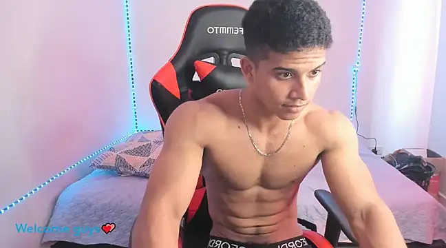 Snapshot of oliver_thompsson7 chatting on December 19, 2024, 4:57 pm oliver thompsson7 online show from December 19, 2024, 4:57 pm