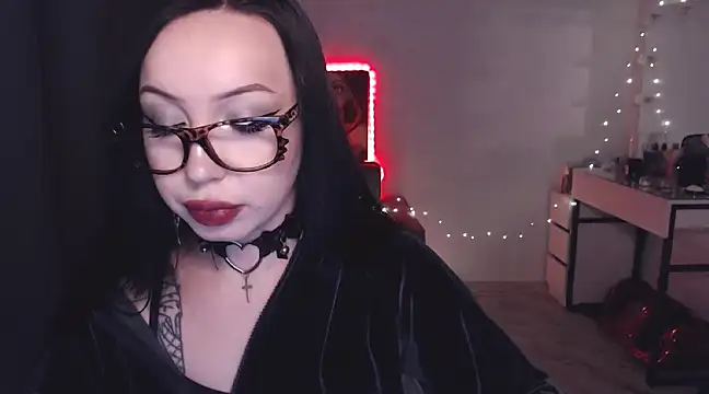 Snapshot of MoranaMissGod chatting on December 26, 2024, 2:22 am MoranaMissGod online show from December 26, 2024, 2:22 am