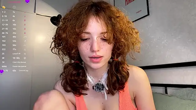 LilianGrindle online show from July 15, 2026, 7:41 pm
