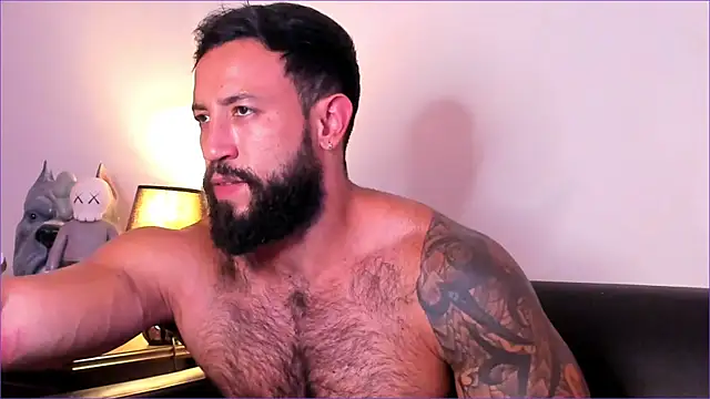 Snapshot of BradLeon_ chatting on November 24, 2025, 6:40 pm BradLeon online show from November 24, 2025, 6:40 pm