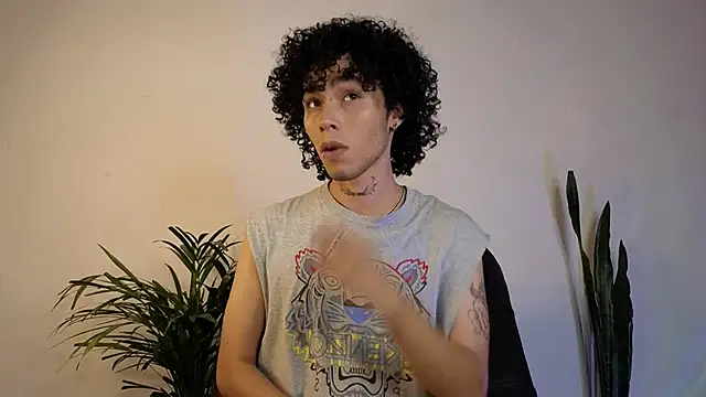 Snapshot of seven7xis chatting on December 22, 2024, 8:16 am seven7xis online show from December 22, 2024, 8:16 am