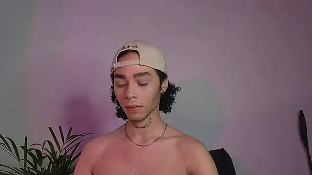 Snapshot of seven7xis chatting on December 25, 2024, 8:07 am seven7xis online show from December 25, 2024, 8:07 am