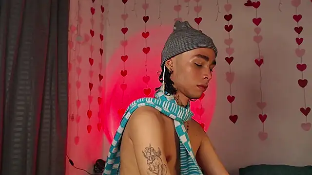 Snapshot of seven7xis chatting on February 18, 2025, 4:58 am seven7xis online show from February 18, 2025, 4:58 am