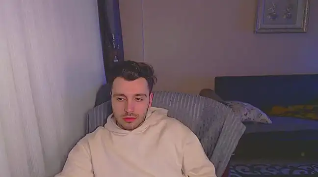 handsomeee04 online show from March 7, 2025, 2:04 am