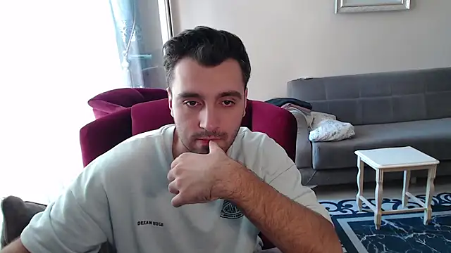 handsomeee04 online show from September 23, 2025, 2:42 pm