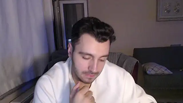 handsomeee04 online show from November 7, 2025, 8:09 pm