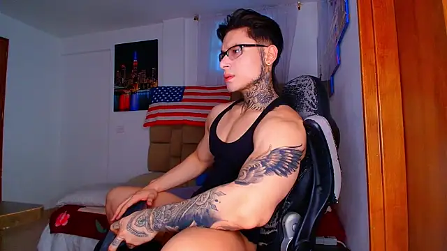 DennisWalkerr online show from July 21, 2026, 11:07 pm