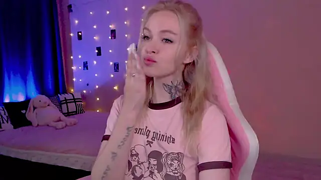Snapshot of Naughty_Mable chatting on June 12, 2026, 1:04 am Naughty Mable online show from June 12, 2026, 1:04 am