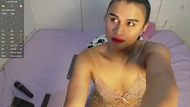 Snapshot of Mara-Bella chatting on June 25, 2026, 2:11 am Mara-Bella online show from June 25, 2026, 2:11 am