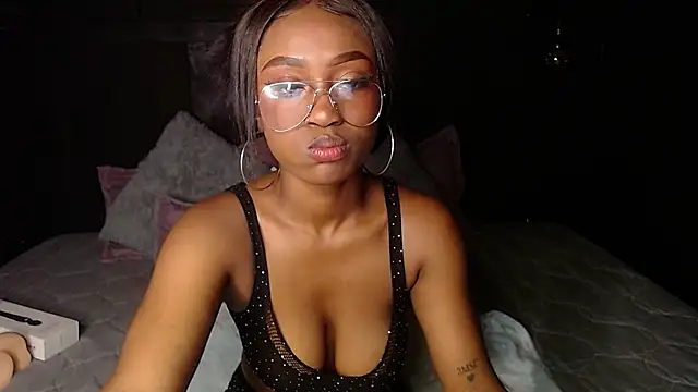 nikkystorm1  online show from November 15, 2025, 2:35 pm