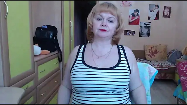 Snapshot of vixey_fox chatting on February 6, 2025, 12:59 pm vixey fox online show from February 6, 2025, 12:59 pm