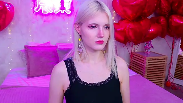 NellieLoyns online show from February 6, 2026, 5:05 pm