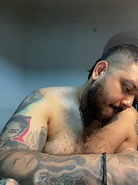 El Titan1998 online show from April 19, 2026, 12:37 pm