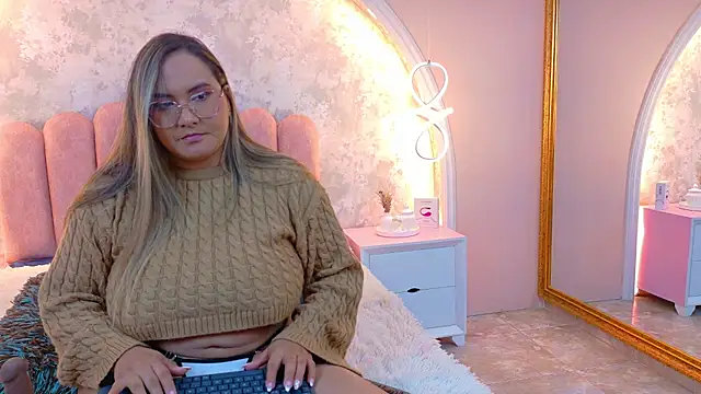 MiaLaurents online show from January 15, 2026, 4:28 am