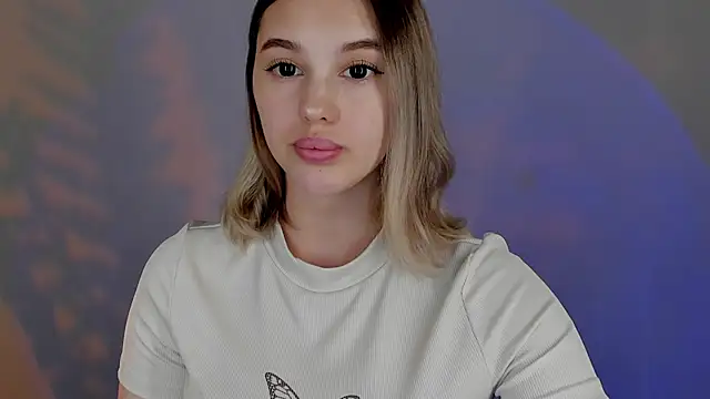 Snapshot of AngelicaKleee chatting on January 19, 2025, 2:47 am AngelicaKleee online show from January 19, 2025, 2:47 am