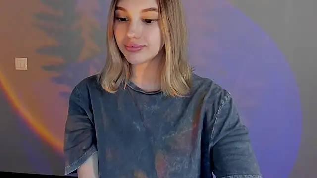 Snapshot of AngelicaKleee chatting on January 19, 2025, 8:50 am AngelicaKleee online show from January 19, 2025, 8:50 am