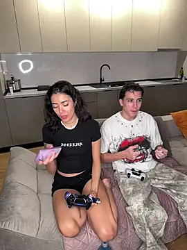 Alexiaa2006 online show from February 5, 2026, 8:02 pm