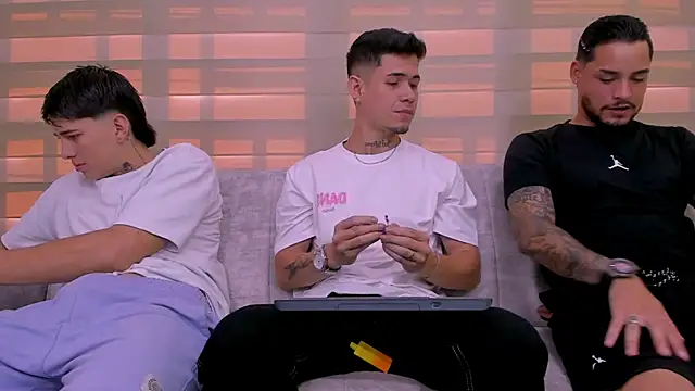 hell twink online show from December 24, 2024, 7:55 pm