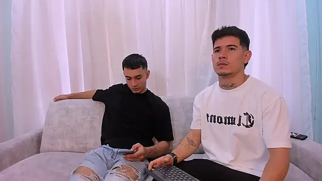 Snapshot of hell_twink chatting on June 2, 2026, 3:36 pm hell twink online show from June 2, 2026, 3:36 pm
