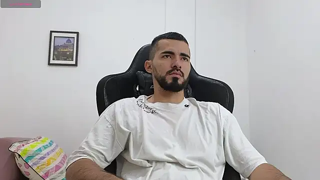 Massimoo 07 online show from February 13, 2026, 4:03 pm