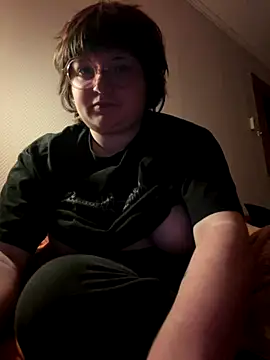 Snapshot of _dwhorekin_ chatting on November 30, 2025, 12:14 am dwhorekin online show from November 30, 2025, 12:14 am