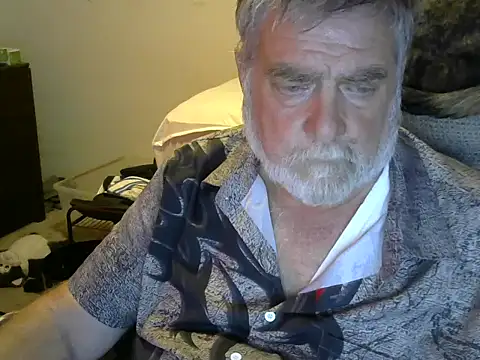 viejo oso online show from September 19, 2025, 2:24 am