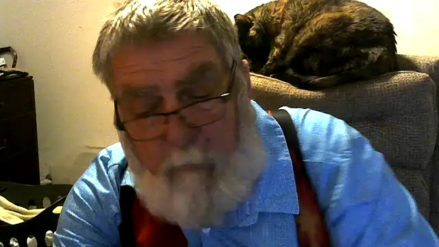 viejo oso online show from April 10, 2026, 3:23 am